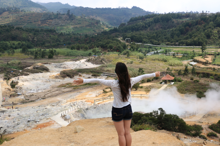 Paket Wisata Dieng 1 Hari mengunjungi Kawah Sikidang dan Candi Arjuna